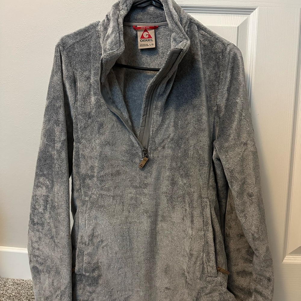 Gray Quarter-Zip Fleece Pullover